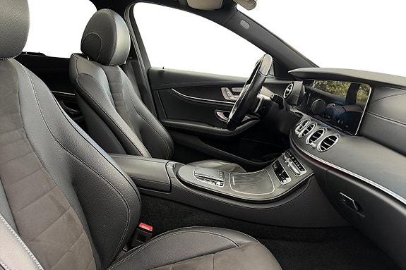 Mercedes-Benz E220 4 of 30
