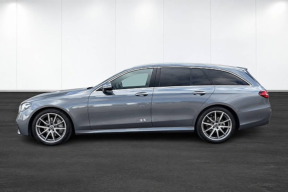 Mercedes-Benz E220 2 of 30