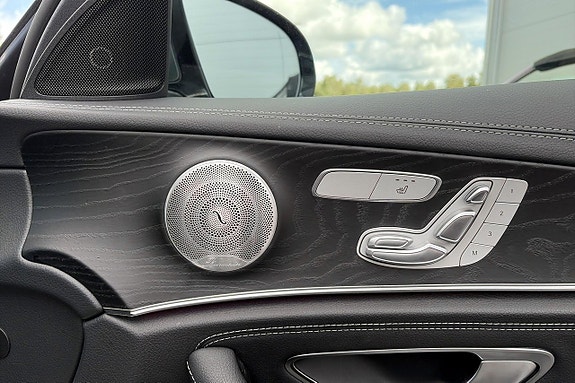Mercedes-Benz E220 25 of 30
