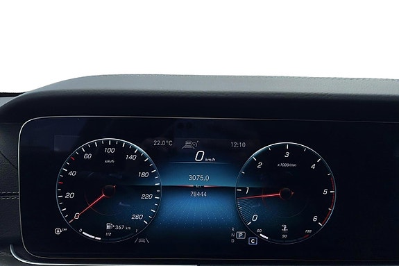 Mercedes-Benz E220 10 of 30