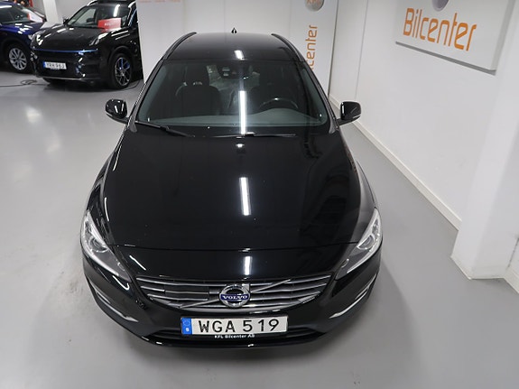 Volvo V60 11 of 30