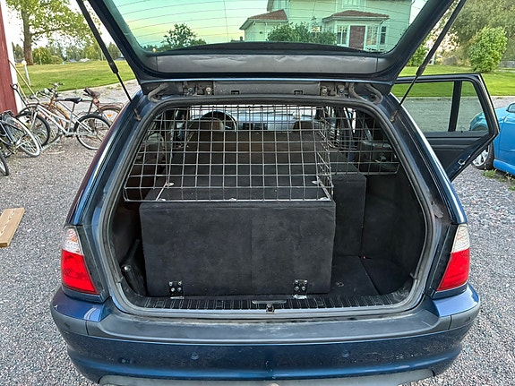 BMW 330d 8 of 8