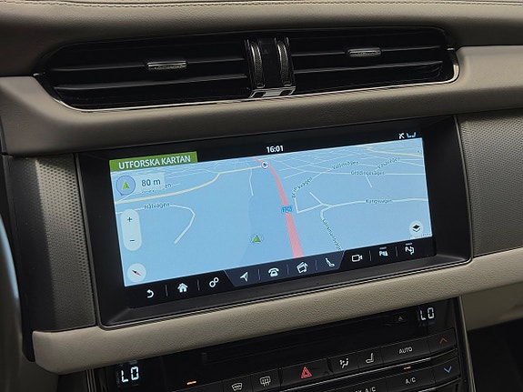 Jaguar XF 29 of 30