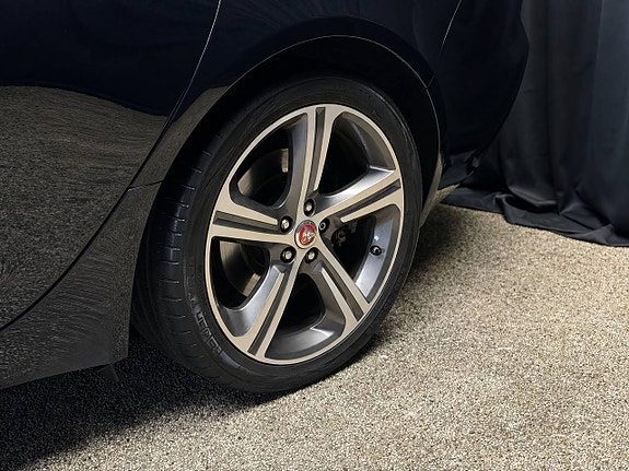 Jaguar XF 7 of 30