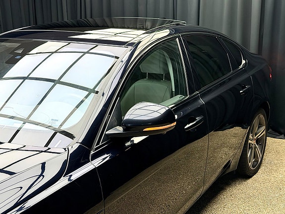 Jaguar XF 6 of 30
