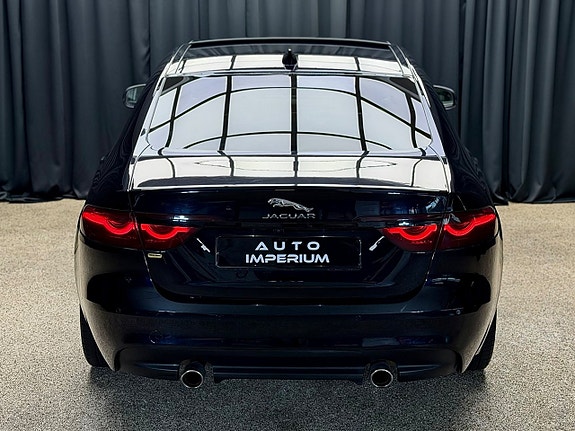 Jaguar XF 10 of 30