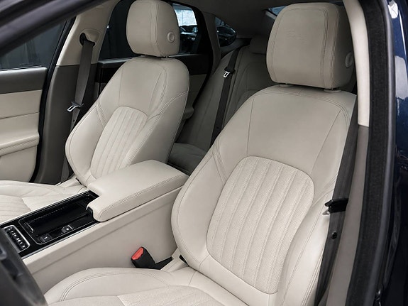 Jaguar XF 21 of 30