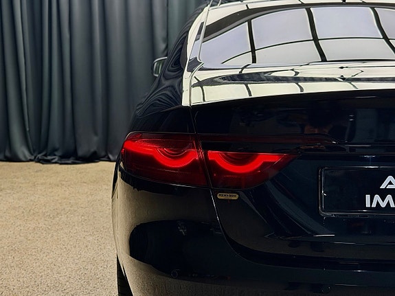 Jaguar XF 13 of 30