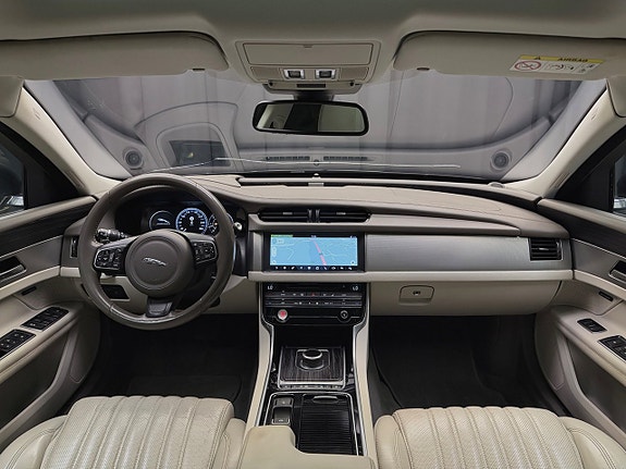 Jaguar XF 27 of 30