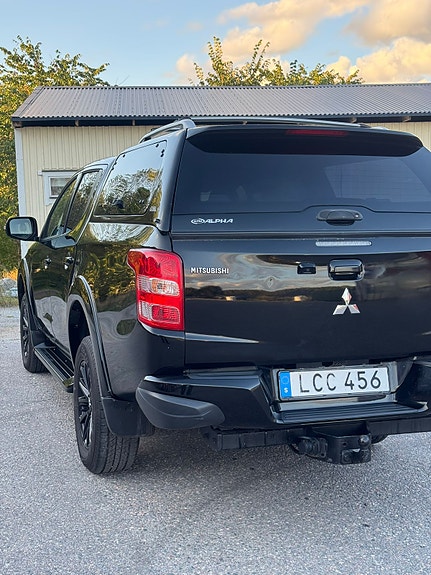 Mitsubishi L200 2 of 6