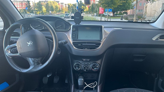 Peugeot 2008 7 of 8