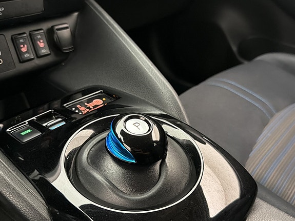 Nissan Leaf 25 of 30