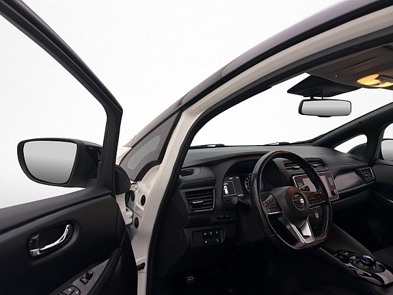Nissan Leaf 10 of 30