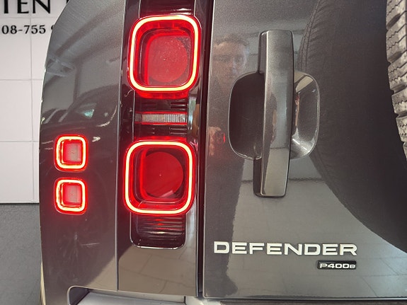 Land Rover Defender 90 28 of 28