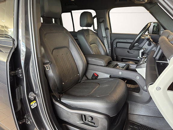 Land Rover Defender 90 11 of 28