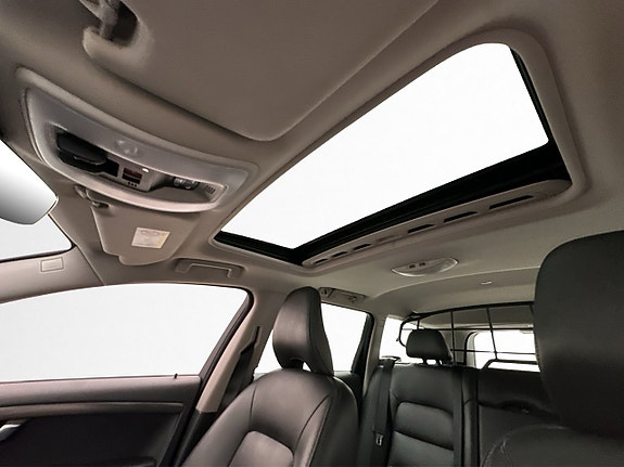 Volvo XC70 15 of 30