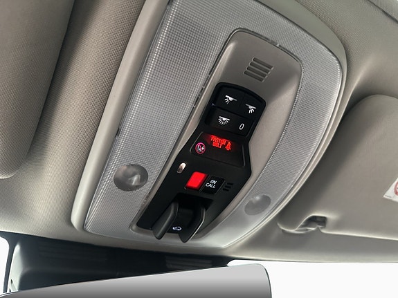 Volvo XC70 22 of 30