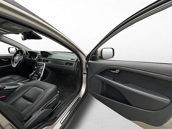 Volvo XC70 30 of 30
