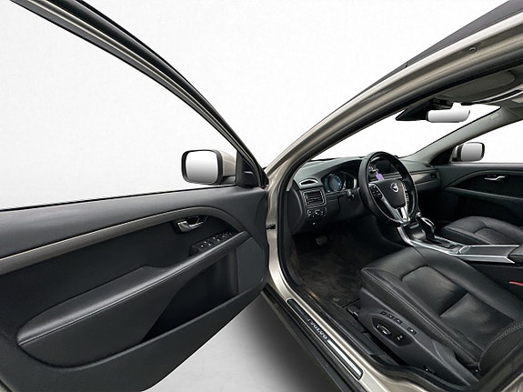 Volvo XC70 12 of 30