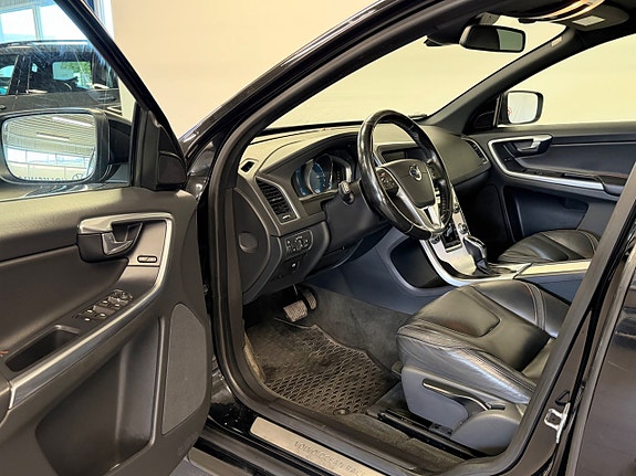 Volvo XC60 5 of 15
