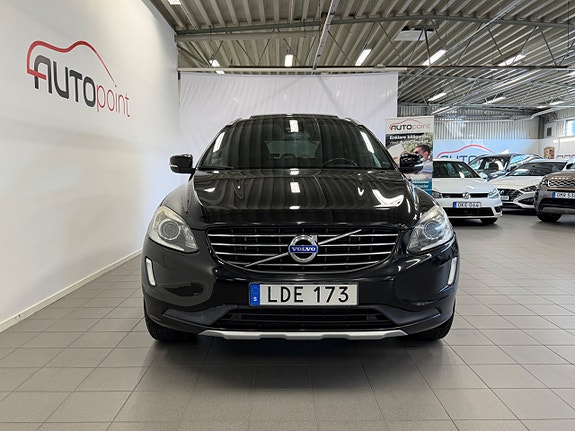 Volvo XC60 2 of 15