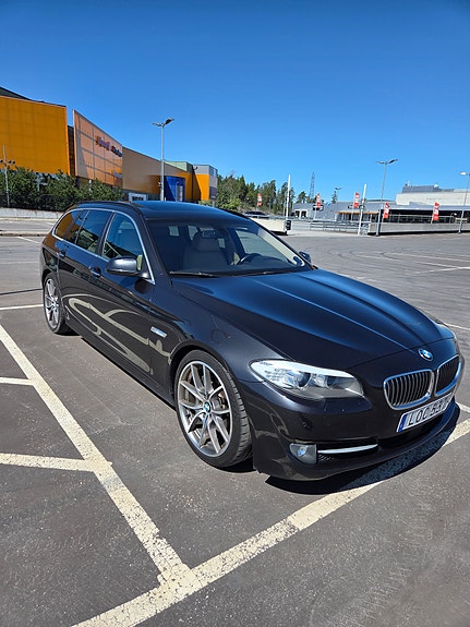 BMW 535d 2 of 15
