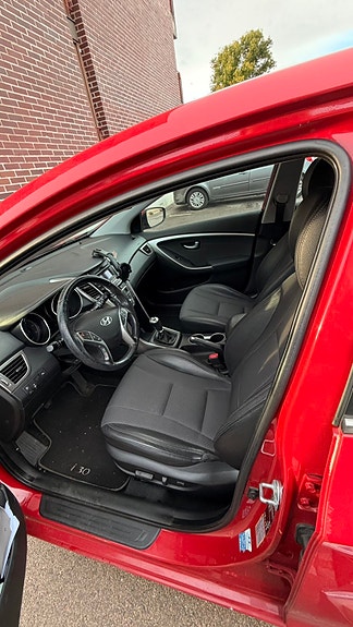 Hyundai i30 11 of 13