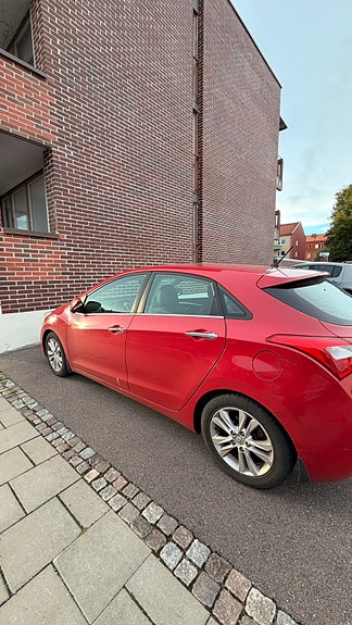 Hyundai i30 8 of 13
