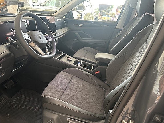 Volkswagen Tiguan 3 of 7