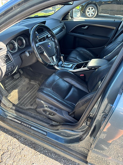 Volvo V70 4 of 7