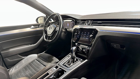 Volkswagen Passat 12 of 22