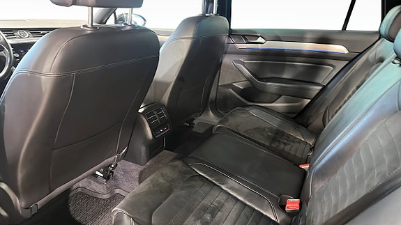 Volkswagen Passat 13 of 22