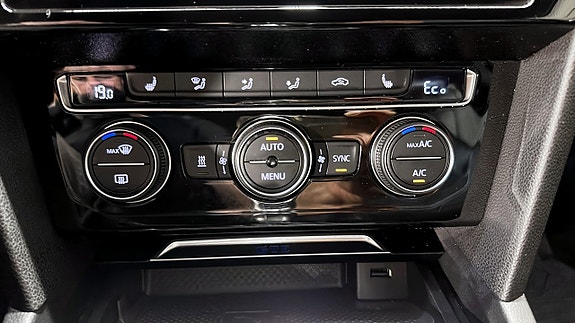 Volkswagen Passat 20 of 22