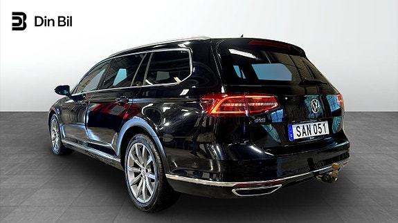Volkswagen Passat 4 of 22