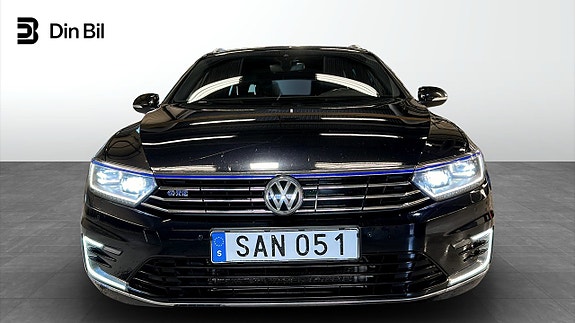Volkswagen Passat 5 of 22