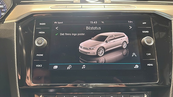 Volkswagen Passat 22 of 22