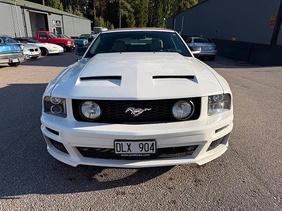 Ford Mustang 10 of 29