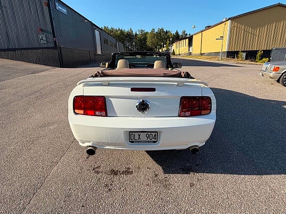 Ford Mustang 11 of 29