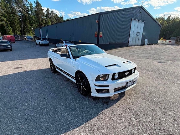 Ford Mustang 6 of 29