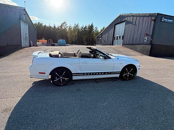 Ford Mustang 3 of 29