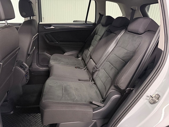Volkswagen Tiguan Allspace 13 of 30