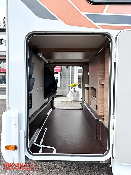 Weinsberg MB CaraCompact 640 / 2 x AC / Litium / Solpanel 22 of 26