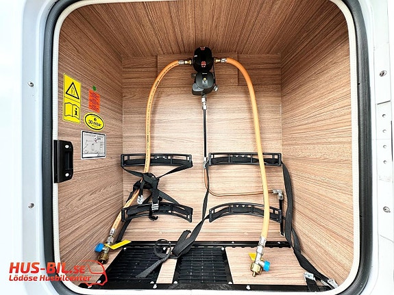 Weinsberg MB CaraCompact 640 / 2 x AC / Litium / Solpanel 21 of 26