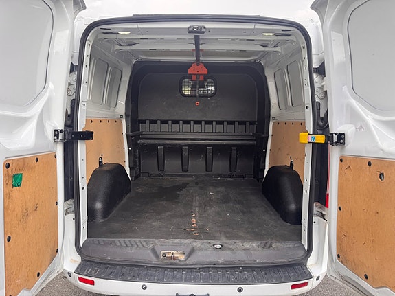 Ford Transit Custom 10 of 17