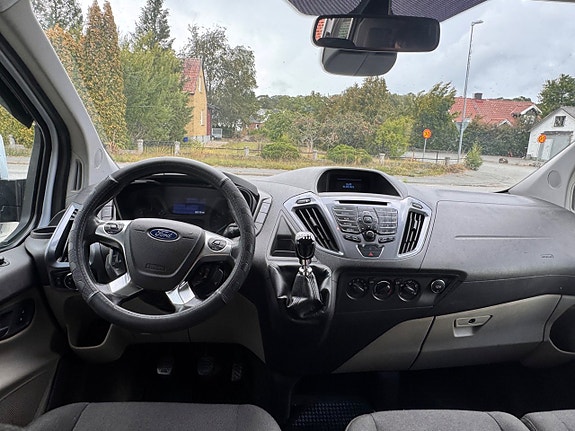 Ford Transit Custom 13 of 17