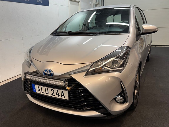Toyota Yaris 19 of 28