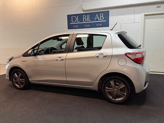 Toyota Yaris 24 of 28