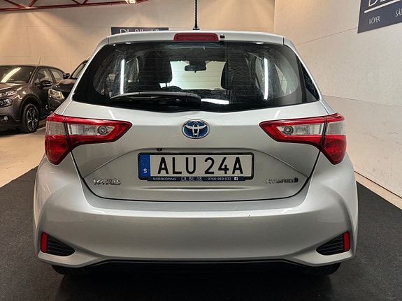 Toyota Yaris 23 of 28