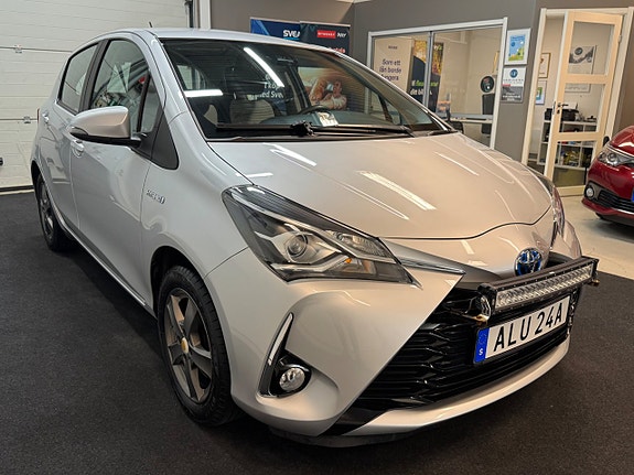 Toyota Yaris 21 of 28