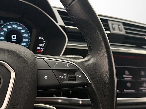 Audi Q3 13 of 28
